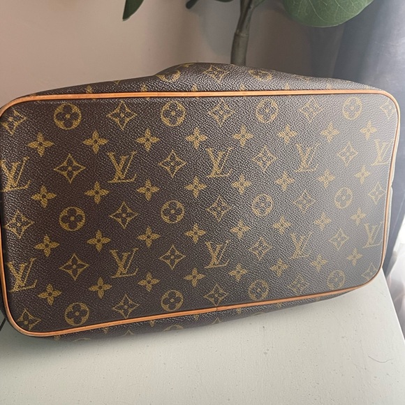 Louis Vuitton bag - Picture 10 of 11